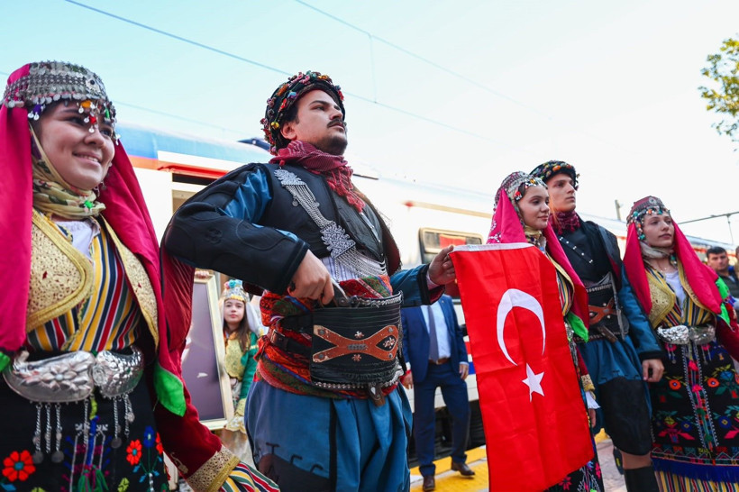 Başkomutan Atatürk Manisa'da böyle karşılanmıştı: 101 yıllık gurur - Resim: 3