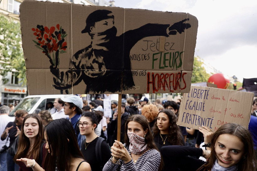 Fransa’da hükümet politikaları protesto edildi - Resim: 11
