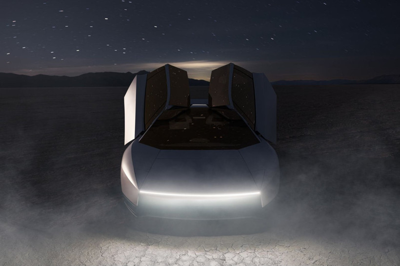 Tesla, uçan otomobil olduğunu iddia ettiği aracını tanıttı - Resim: 11
