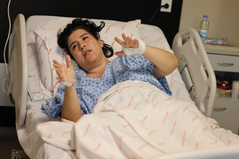 Salonda g&ouml;zyaşları sel oldu! Baba kaza dedi: &Ccedil;ocuklar &lsquo;Annemizi babamız bı&ccedil;akladı - Resim : 3