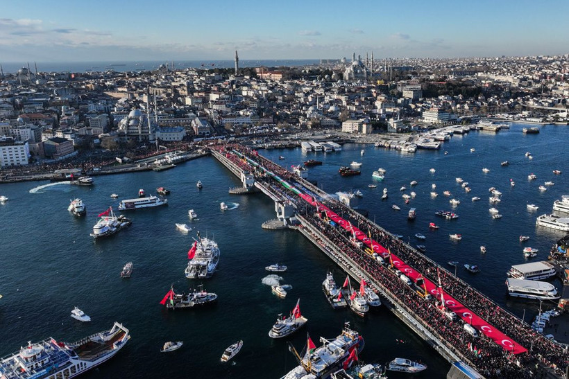 Da Vinci’nin yarım kalan düşünden 520 bin kişilik "vicdan seline": Galata Köprüsü’nün sırları - Resim: 14