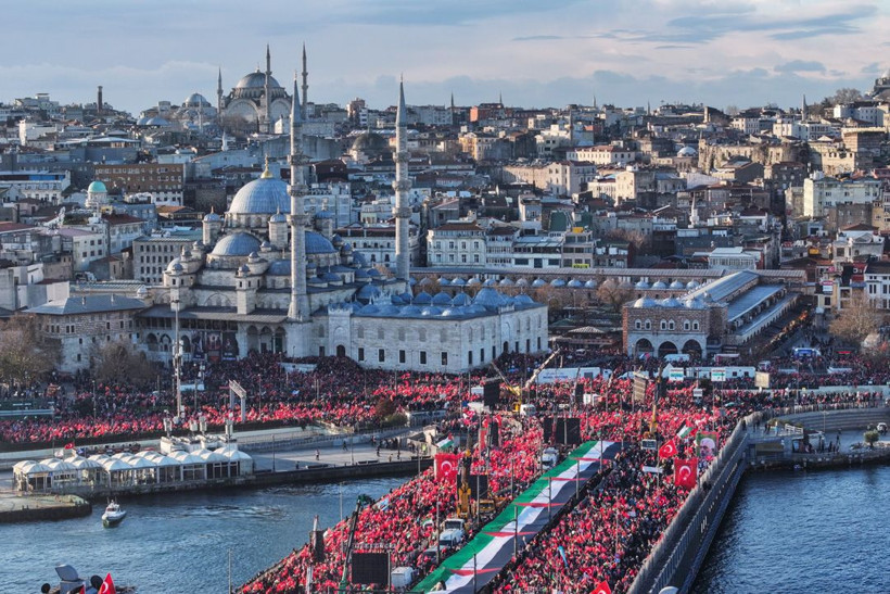 Da Vinci’nin yarım kalan düşünden 520 bin kişilik "vicdan seline": Galata Köprüsü’nün sırları - Resim: 1