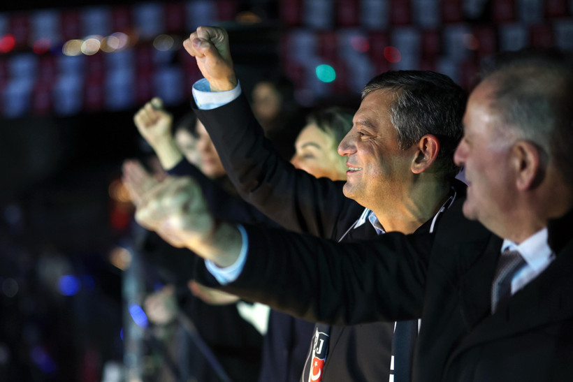 &Ouml;zg&uuml;r &Ouml;zel adayını a&ccedil;ıkladı Erdoğan'a seslendi: Cesaretin varsa se&ccedil;ime gidelim - Resim : 1