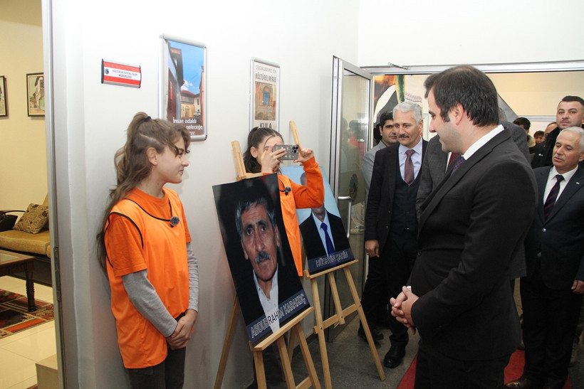 Kula&rsquo;da tarih ve şiir tiyatroyla birleşti - Resim : 2