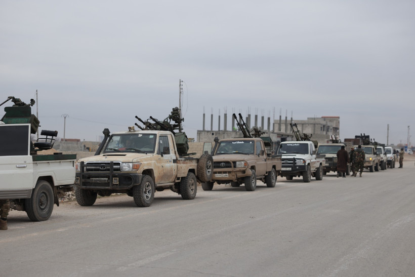 Suriye ordusu Deyr Hafir’e girdi, YPG/SDG çekiliyor - Resim : 1