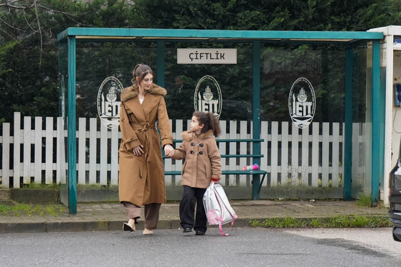 Güller ve Günahlar yine lider: Kader ortadan kayboldu: Zeynep-Serhat Galata Köprüsü’nde unutulmaz anlar… - Resim: 12
