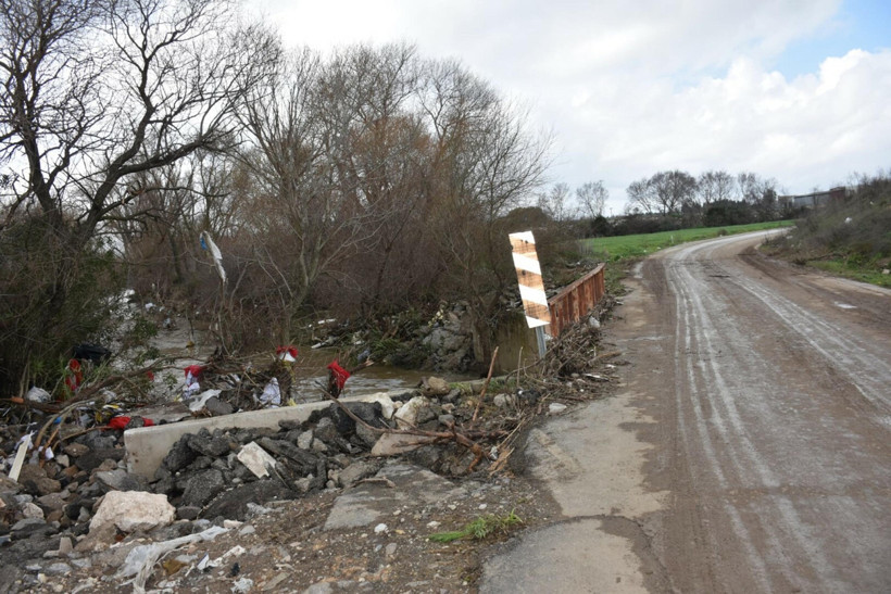 Azgın sularda umutlar tükendi: İki kadının cansız bedeni bulundu: Sel köprüyü yuttu - Resim : 3