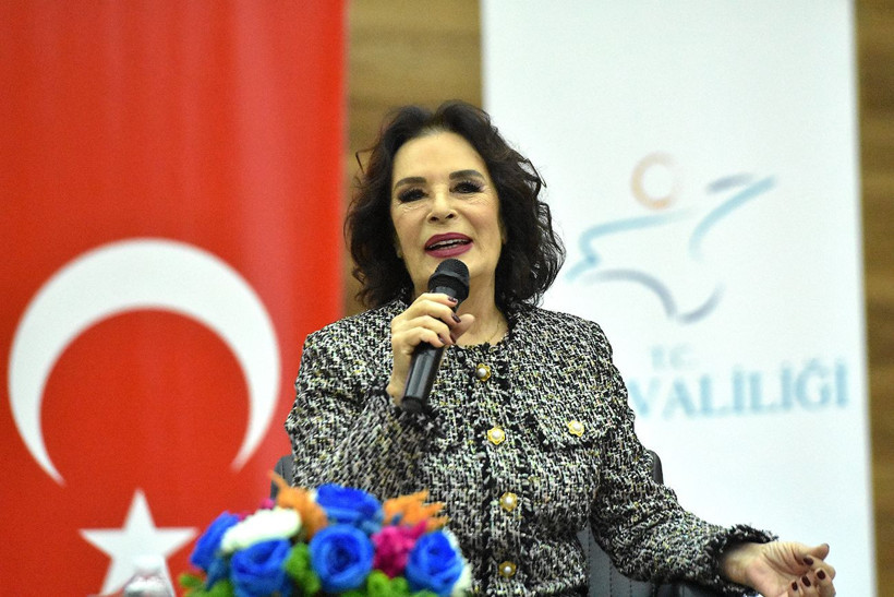 Yeşilçam'ın Kraliçesi Hülya Koçyiğit Akdamar'da: İlk kez geldim, aşık oldum - Resim: 12