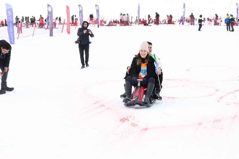 Sevgililer g&uuml;n&uuml;nde oldu: "Artık &ccedil;ekilmez oldun" dediler: Erciyes&rsquo;te tarihe ge&ccedil;en anlar - Resim : 1