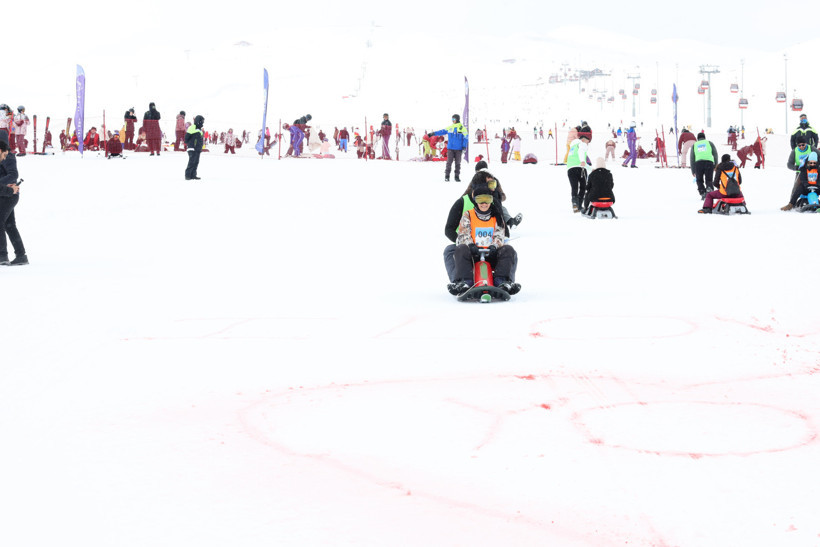 Sevgililer g&uuml;n&uuml;nde oldu: "Artık &ccedil;ekilmez oldun" dediler: Erciyes&rsquo;te tarihe ge&ccedil;en anlar - Resim : 2