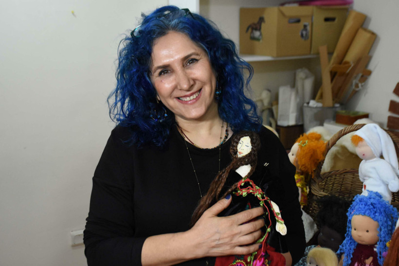 Bir annenin en zor sınavı: İl il gezdi, teselliyi &ccedil;ocukların g&uuml;l&uuml;ş&uuml;nde buldu - Resim : 1