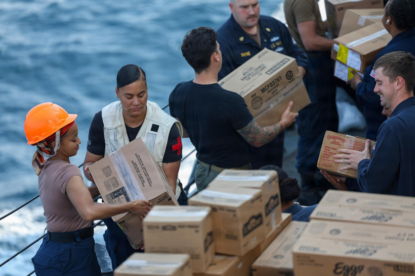 İran gerilimi s&uuml;rerken ABD donanmasından yeni hamle: CENTCOM ikmal g&ouml;r&uuml;nt&uuml;lerini yayınladı - Resim : 1