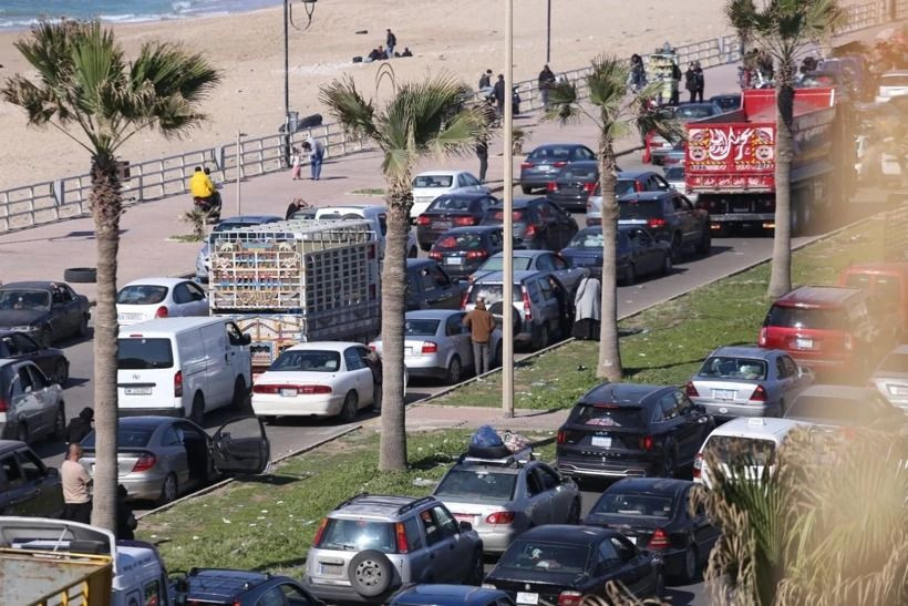 İsrail bombalamıştı... Lübnan'da binlerce insan evlerini terk ediyor - Resim: 10