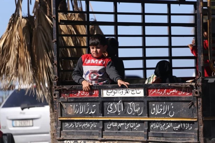 İsrail bombalamıştı... Lübnan'da binlerce insan evlerini terk ediyor - Resim: 7