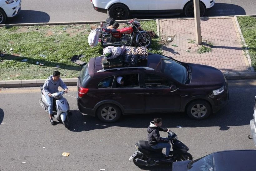 İsrail bombalamıştı... Lübnan'da binlerce insan evlerini terk ediyor - Resim: 11