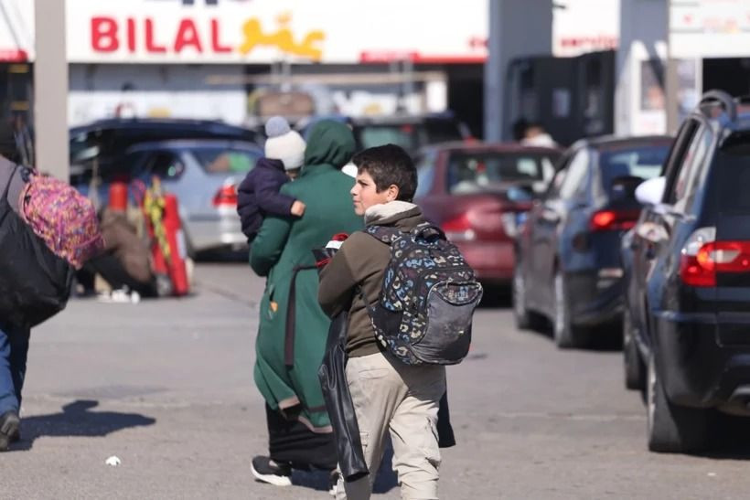 İsrail bombalamıştı... Lübnan'da binlerce insan evlerini terk ediyor - Resim: 15