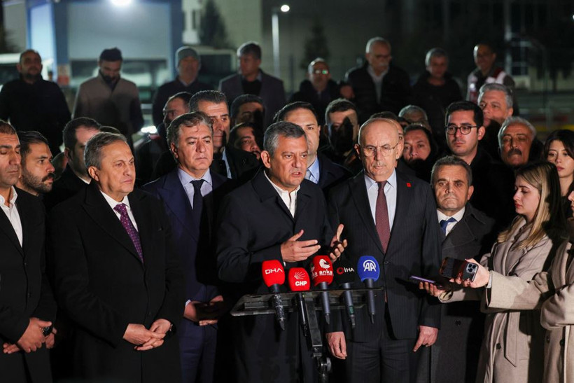 &Ouml;zg&uuml;r &Ouml;zel'den Tanju &Ouml;zcan'a ziyaret: O 3 harfliyi pişman edeceğiz - Resim : 3