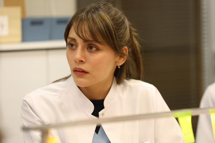 Doktor Başka Hayatta’nın Elif’i Sıla Türkoğlu'nun paylaşımı güldürdü: Komik nöbet mesajı - Resim: 2