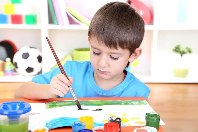 Ünlü boya kalemi raflardan tek tek toplatılıyor: Her evde çocukların elinde... - Resim: 1