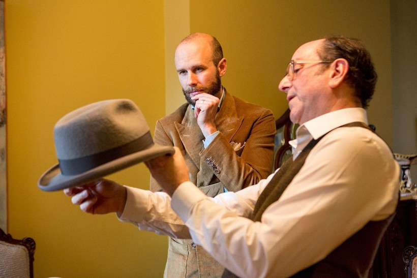 Yüzyıllık tabu bitmiyor: O ülkede bankacılar neden ‘kahverengi’ giymiyor? Sebebine yok artık diyeceksiniz - Resim: 3