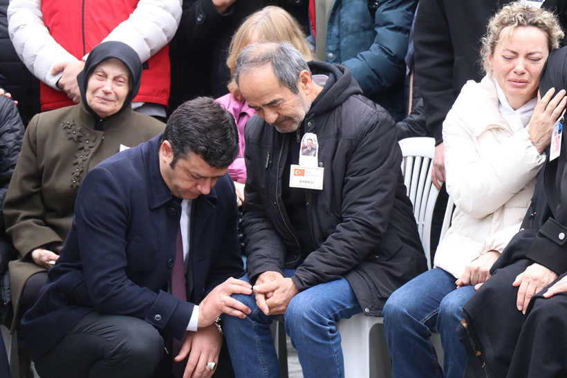 Katar'da şehit olan binbaşı Sinan Taştekin’e memleketi Isparta’da son veda: Annesi ve eşi ayakta duramadı - Resim: 23