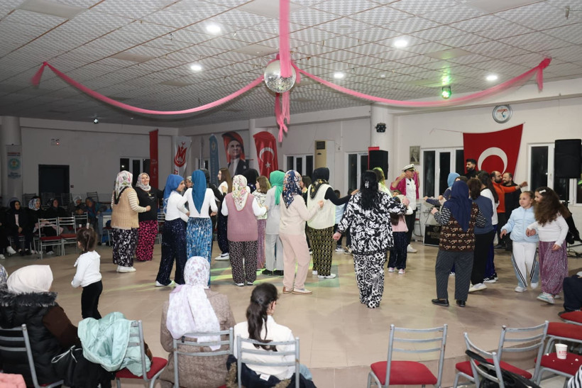 Sultanlar şalvar gecesinde buluştu: Manisa&rsquo;da renkli anlar - Resim : 1