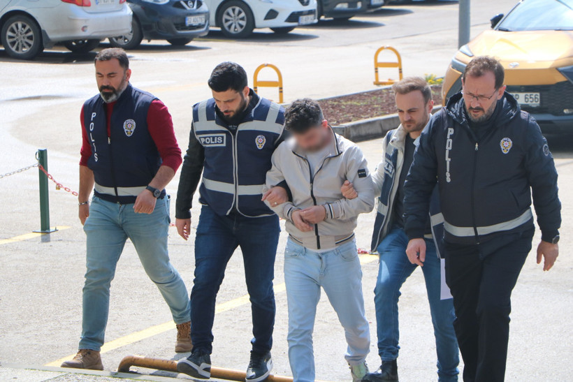 Gerede- Sakarya otoyolunda sıcak anlar: ‘Dur’ ihtarına uymadı otoyolu birbirine kattı - Resim : 1