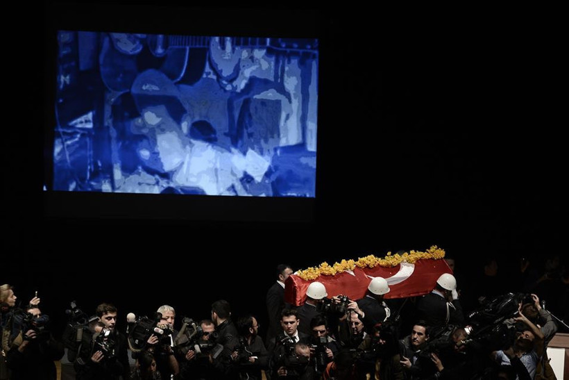 ‘Yemin Ettim’den ‘Odalarda Işıksızım’a: Kayahan’ın unutulmaz mirası - Resim : 17