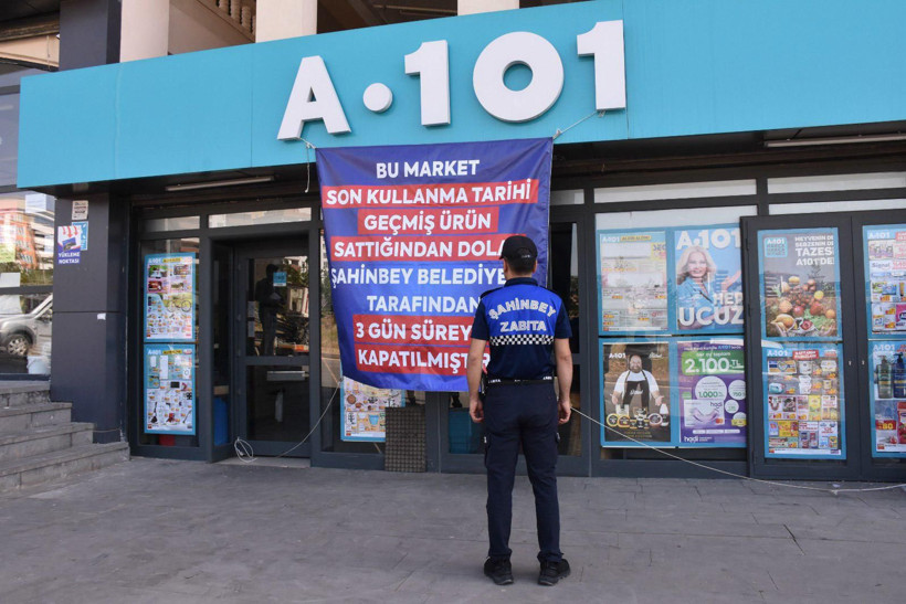 Halk sağlığıyla oynuyorlardı: Belediye cezasını kesti; Bilindik marketlere 3 gün kapatma - Resim : 5