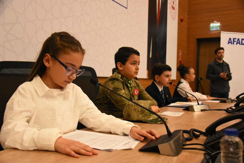 5.5’lik depremi onlar yönetti: Ezberleri bozuldu: İzmir’de komuta çocuklarda - Resim: 11