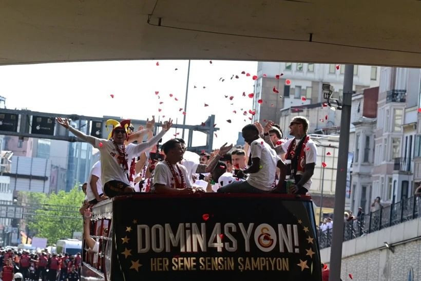 Galatasaray'da şampiyonluk kutlamaları - Resim: 6