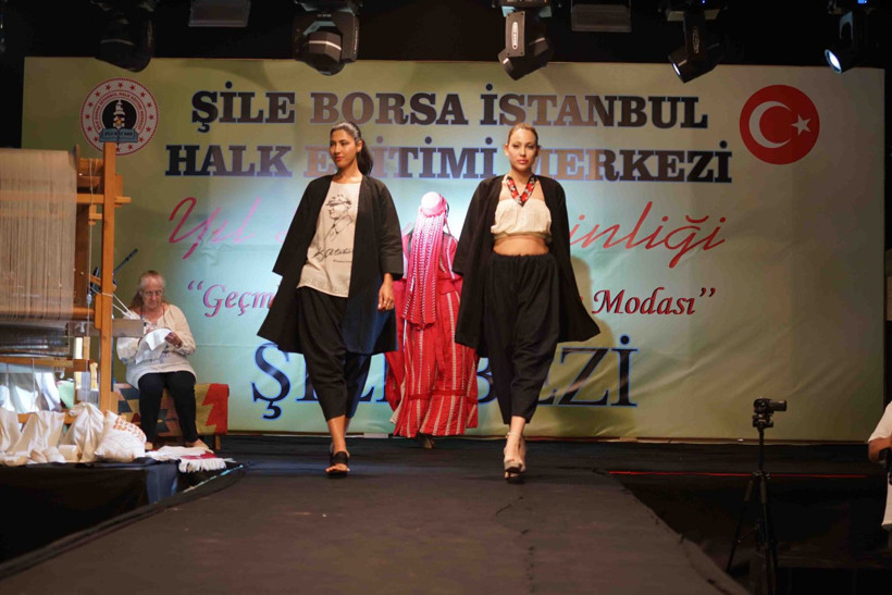 Şile bezi defilesi nefes kesti: Çizgilerle podyumda ışıldadı - Resim: 5