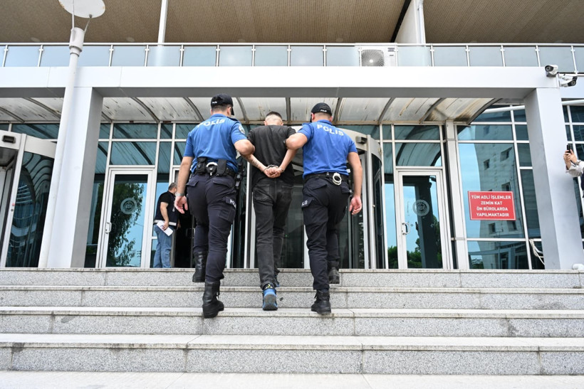İnterpol her yerde arıyordu: Mersin polisi pasaportta yakaladı - Resim : 2