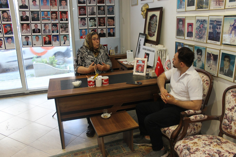 Pakize Akbaba, YENİÇAĞ’a konuştu: Öcalan’a umut hakkı bizi evladımızın şehit olmasından daha çok üzdü... Şehide kelle diyene ne güveneceğim? - Resim : 7