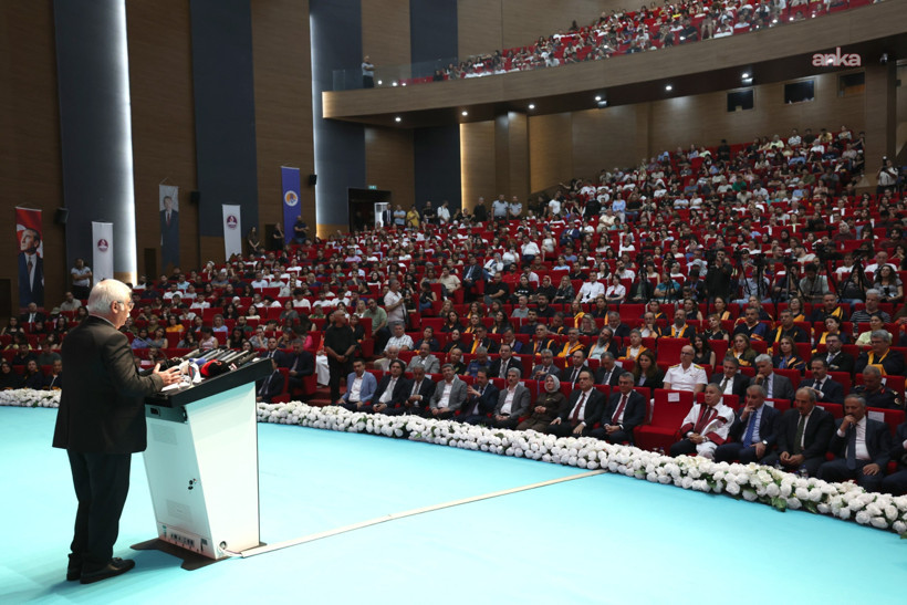 AYM Başkanı Kadir Özkaya'dan öğrencilere: