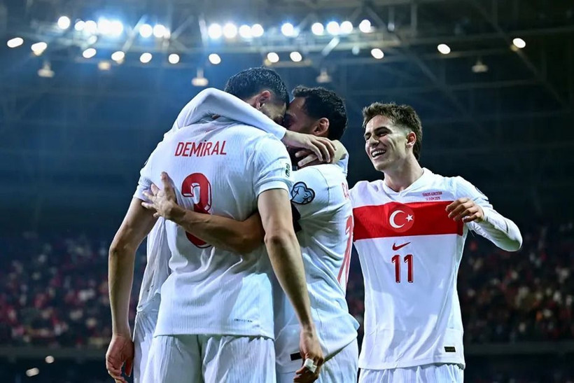 Servet Çetin’den Avustralya maçı yorumu: 4 milli futbolcuyu öne çıkardı, skor tahmini yaptı - Resim: 9