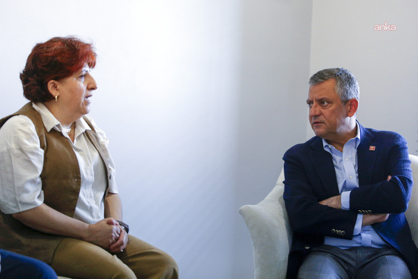 Özgür Özel, şehit Hava Uçak Bakım Astsubay Üstçavuş Berkay Karaca’nın ailesini ziyaret etti - Resim : 1