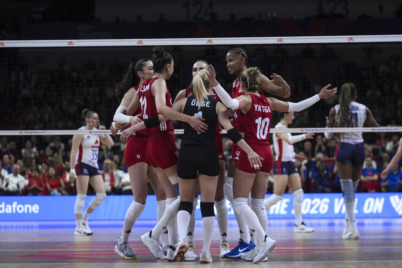 Filelerin Sultanları, Fransa'yı 3-0 yendi: Mansur Yavaş da maçı salonda takip etti - Resim : 2