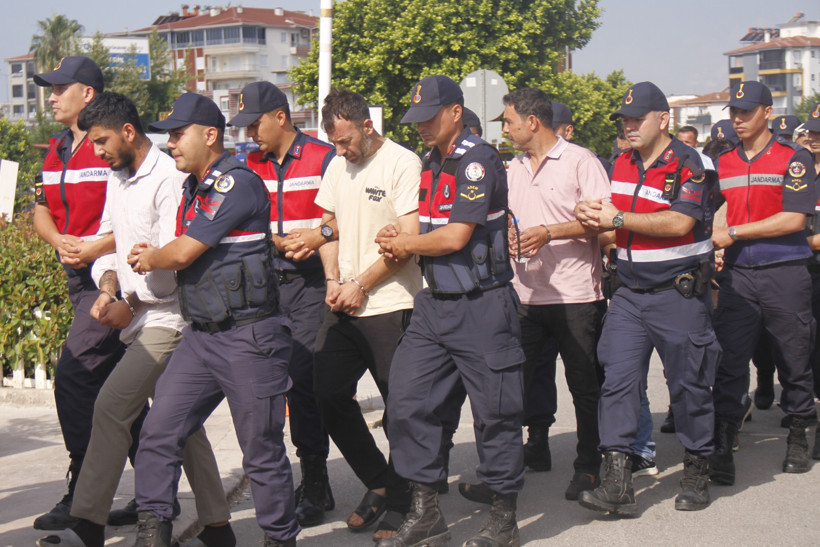 Jandarma affetmedi: Zehir tacirlerine şafak operasyon - Resim : 1