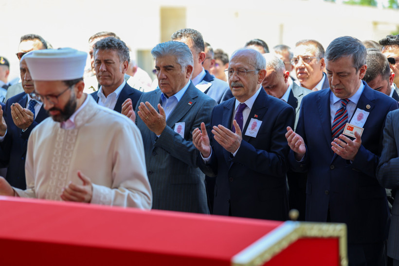 Kemal Kılıçdaroğlu, Rahmi Aşkın Türeli’nin babasının cenazesine katıldı - Resim : 2