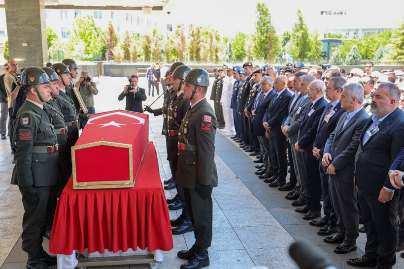 Kemal Kılıçdaroğlu, Rahmi Aşkın Türeli’nin babasının cenazesine katıldı - Resim : 1