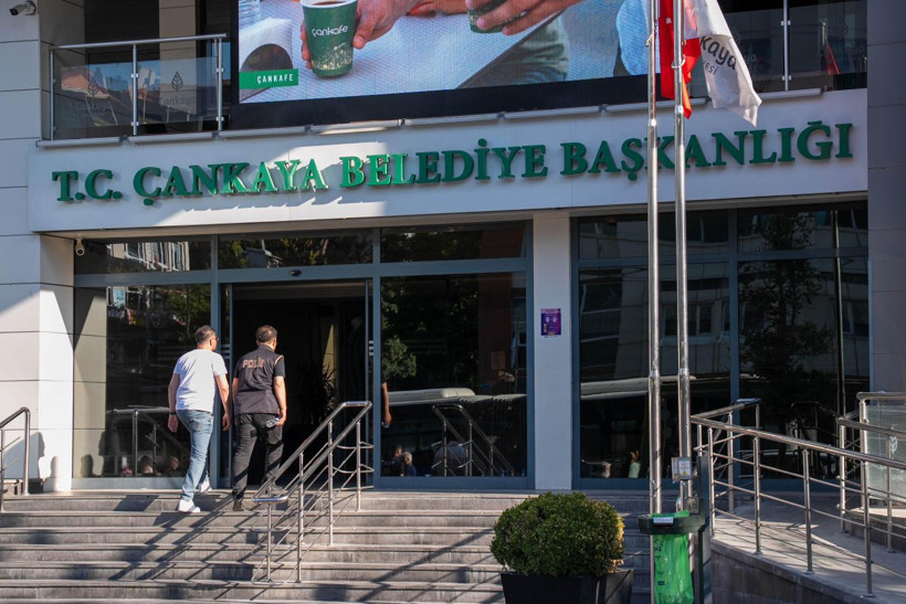 Çankaya Belediye Başkanı Hüseyin Can Güner gözaltına alındı - Resim : 2