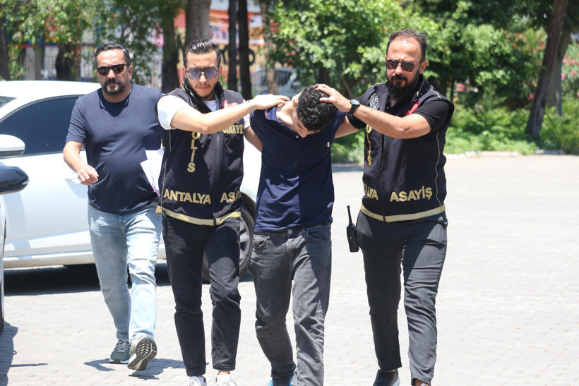 Antalya’da kan donduran olay: İki ablasını “İçlerine şeytan girdi” diyerek öldürmeye çalıştı - Resim : 3