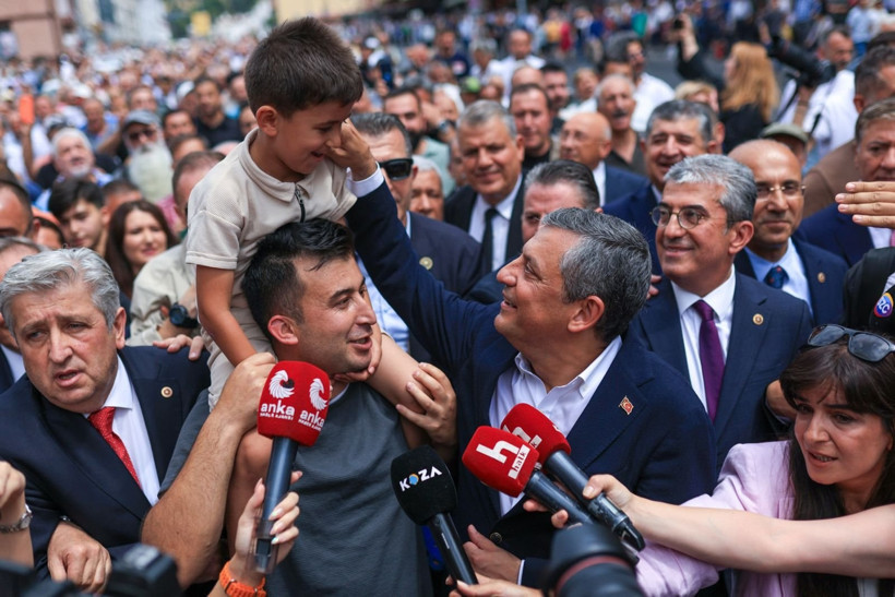 Özgür Özel Yeni Parti'nin genel başkanı seçildi: Özel'in A takımı belli oldu - Resim : 1