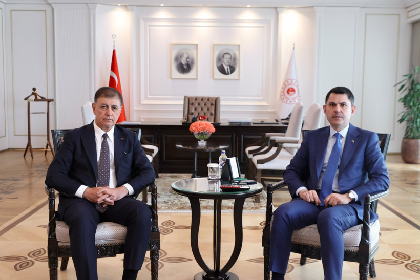 Erdoğan'a 25. yıl hediyesi İzmir: Cemil Tugay AK Parti'ye geçiyor - Resim : 1