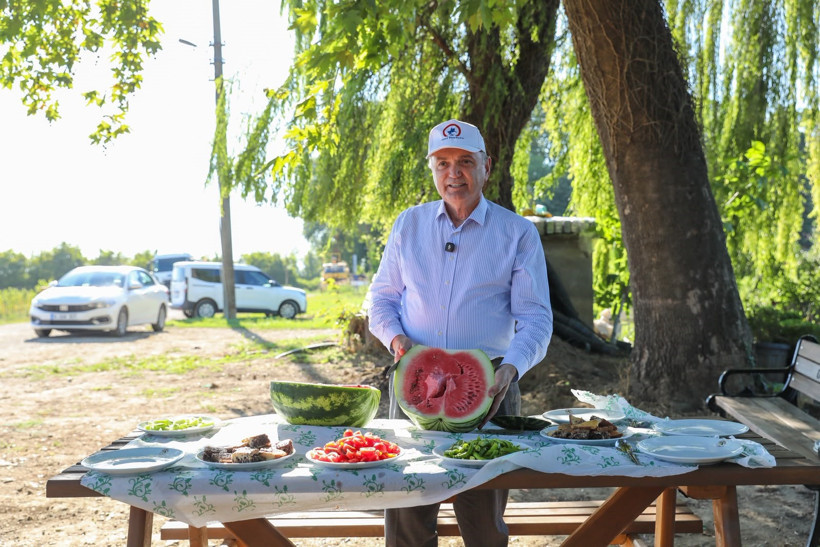 Bu bahçede yetişenler satılmıyor: Hasat edilen ürünler ihtiyaç sahiplerine gidiyor - Resim : 3