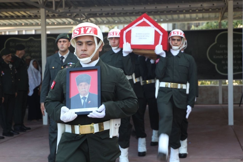 Kıbrıs Gazisi Haşim Sevinç son yolculuğuna uğurlandı - Resim : 1