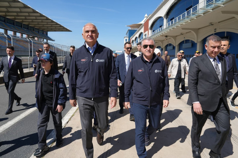 Bakan Ersoy müjdeyi verdi: İstanbul Park 2031’e kadar F1 takviminde - Resim : 2