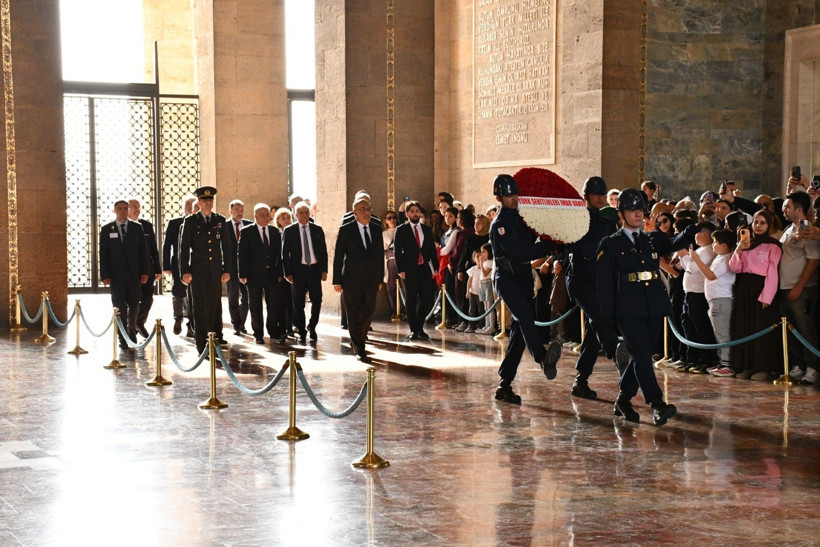 Türk Şehitlikleri İmar Vakfı 100. Yılında Anıtkabir’i ziyaret etti - Resim : 1