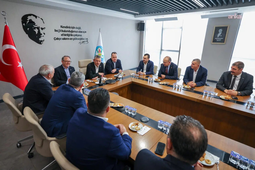 AK Parti’ye geçeceği iddia edilen Besim Dutlulu Özgür Özel ile görüştü - Resim : 1